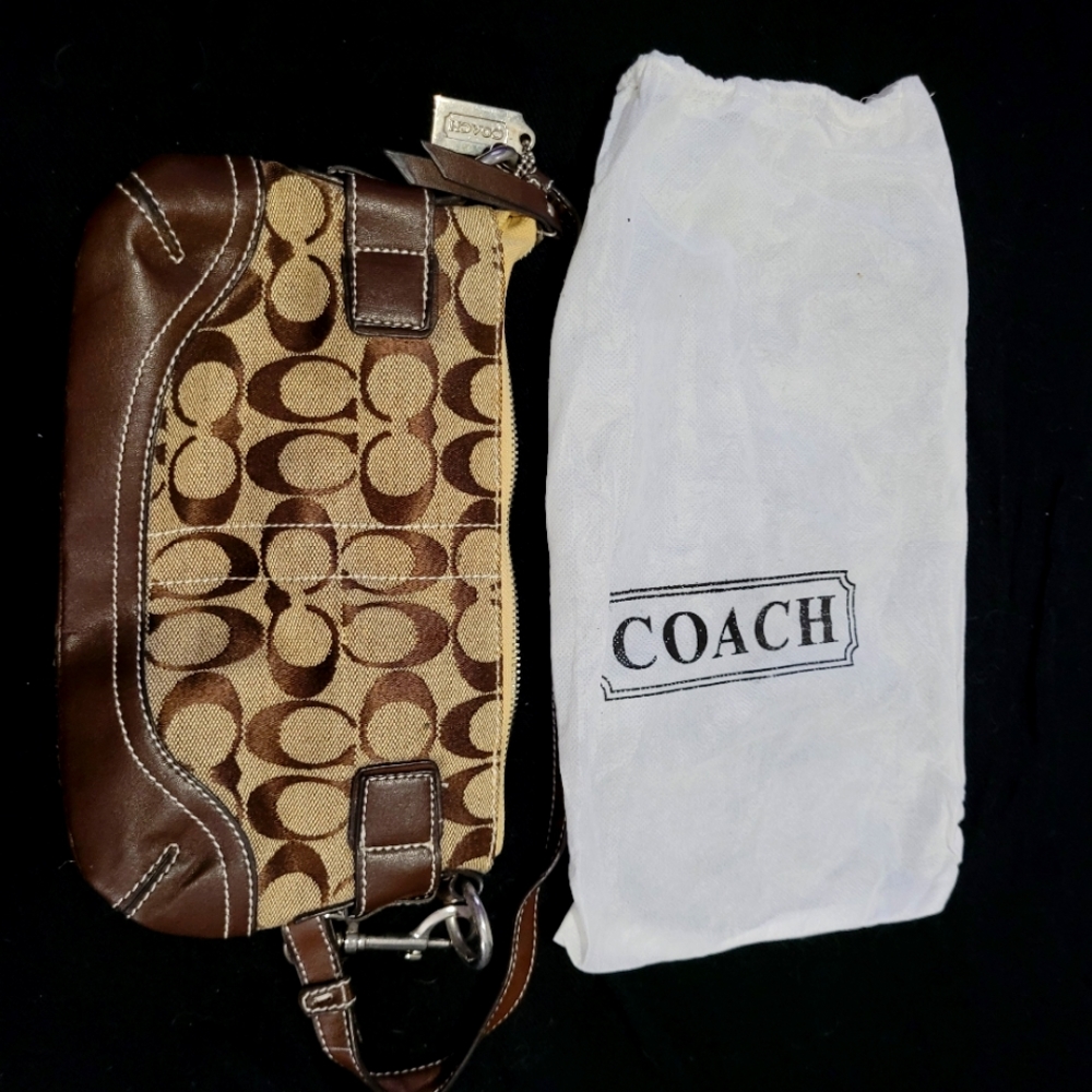 Coach clutch